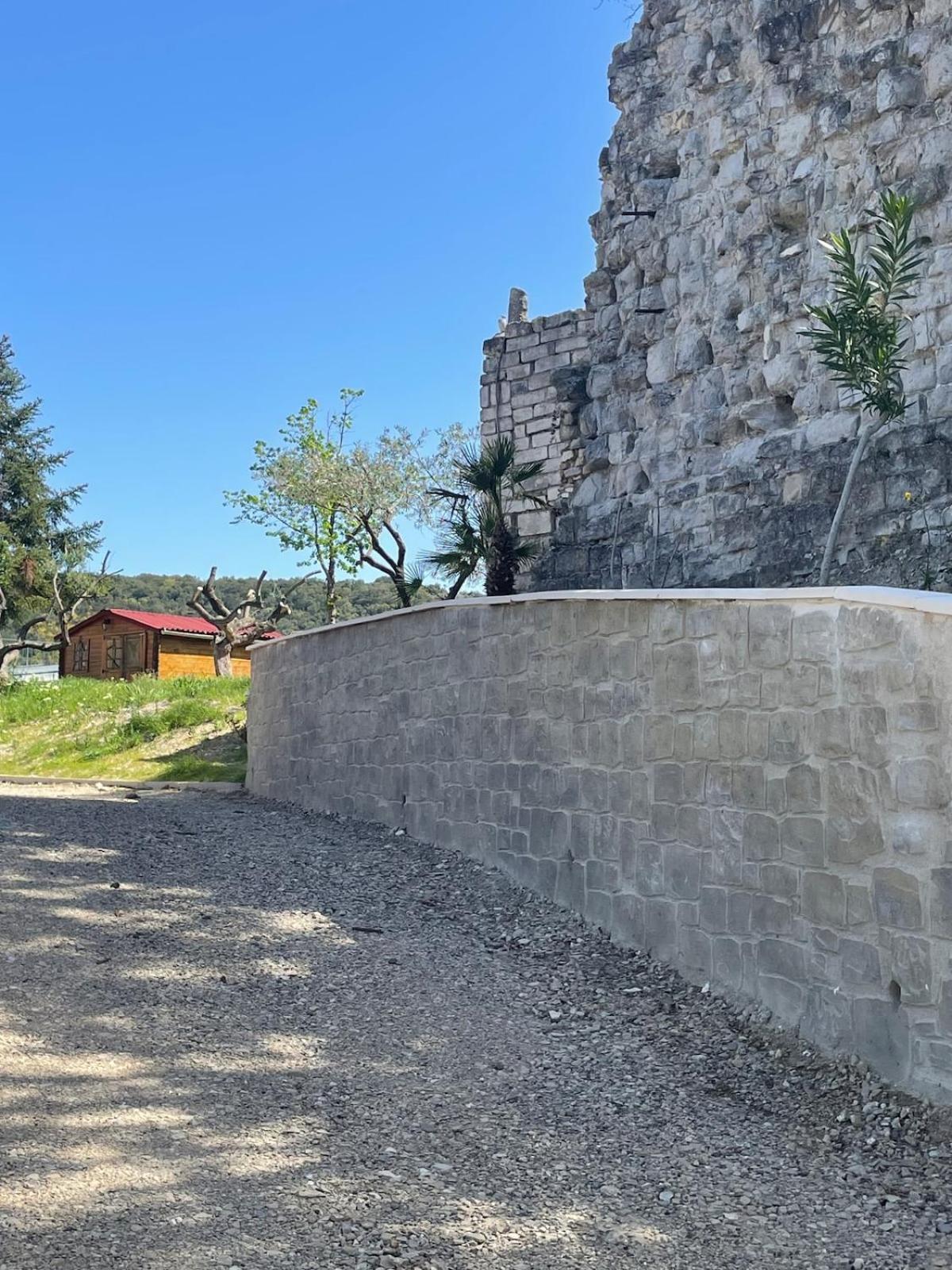 Le Castellas - Gite En Pleine Nature Montmirat Exterior foto