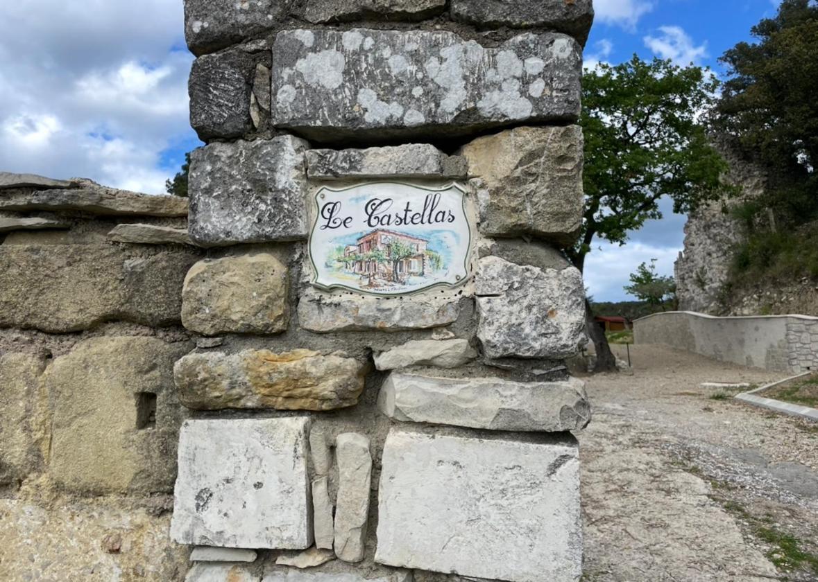 Le Castellas - Gite En Pleine Nature Montmirat Exterior foto